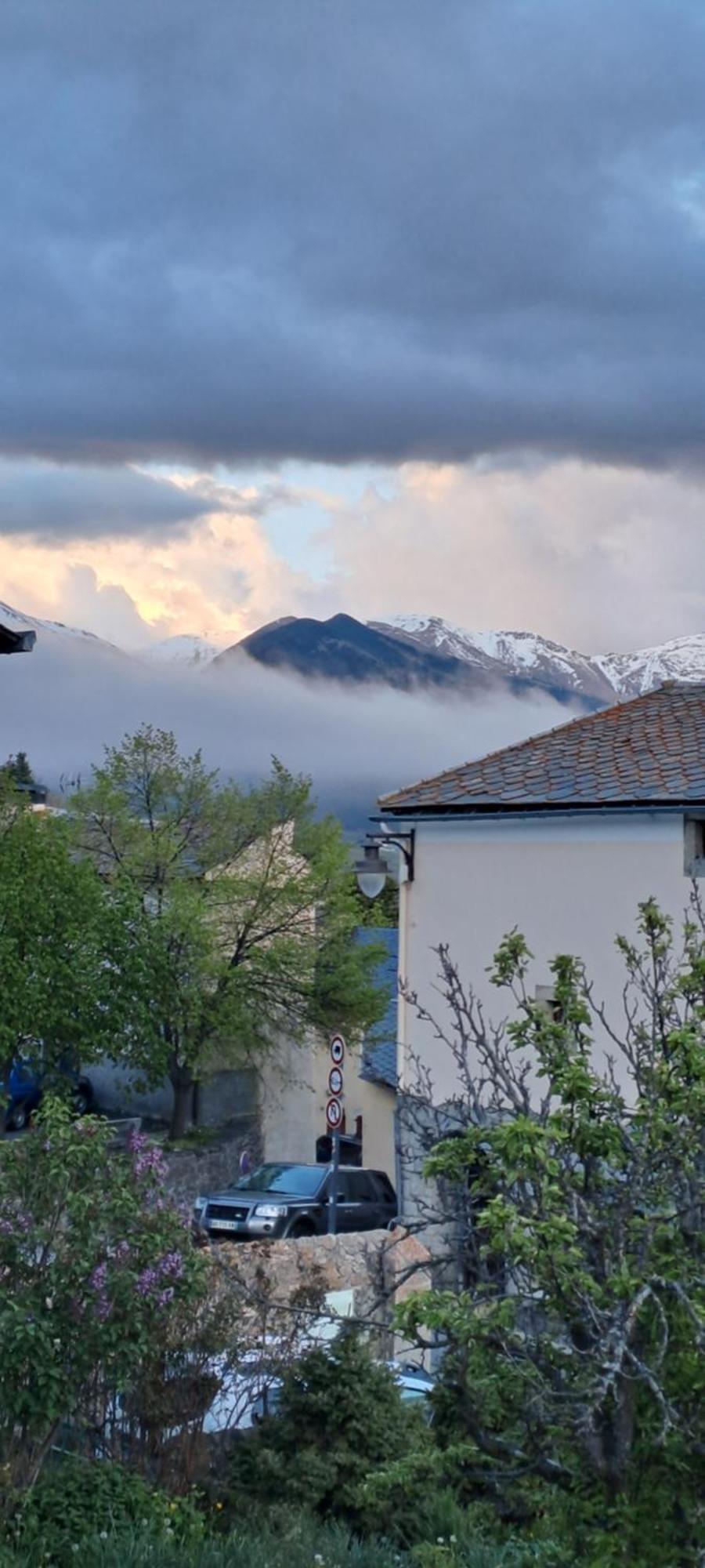 Le Grenier Des Moineaux Panzió Font-Romeu-Odeillo-Via Kültér fotó